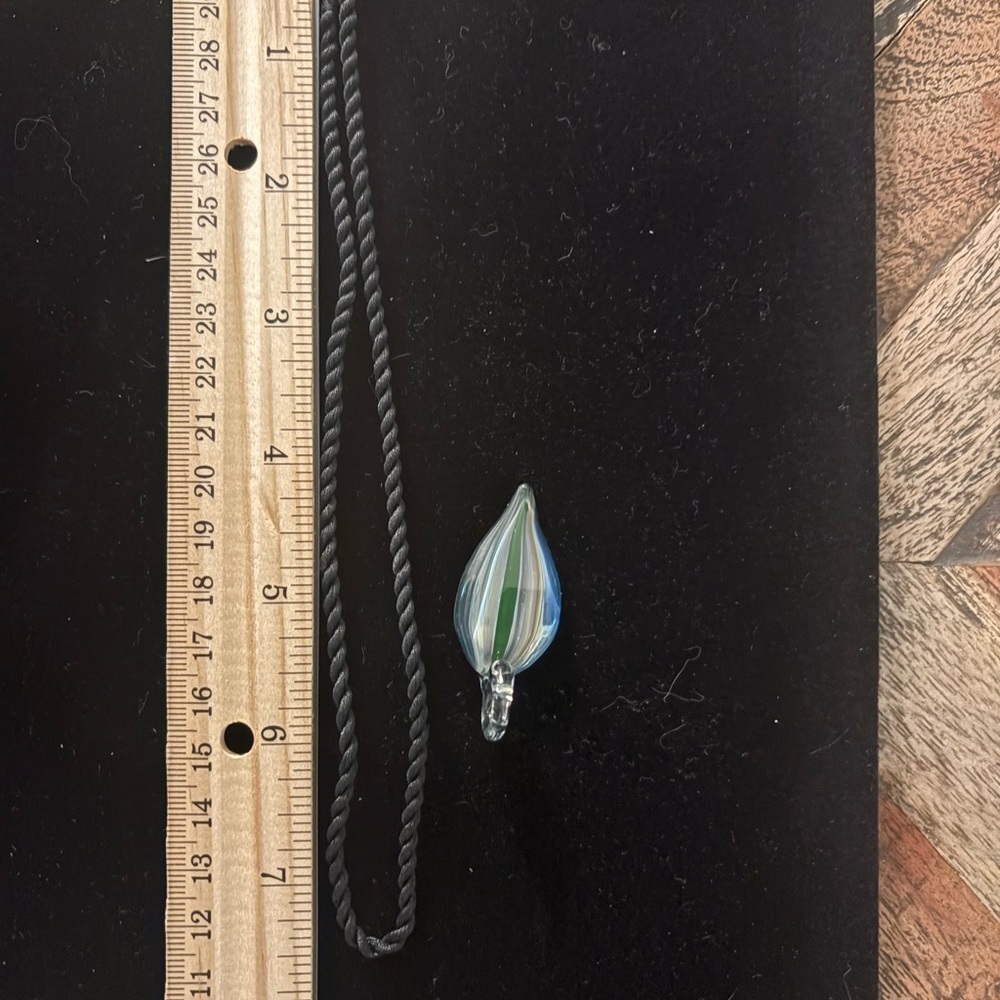 Artisan 15-inch Teardrop Shape Glass Pendant Cord Necklace - Picture 8 of 11